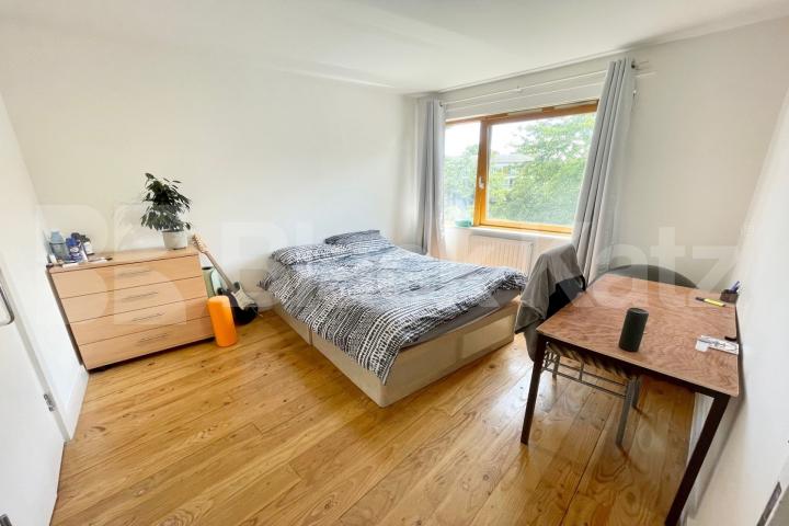 Offering size (936 Sq.Ft.), quality and location Boatemah Walk, Brixton